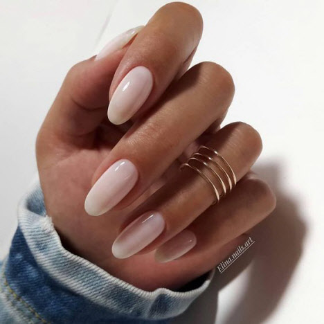 Almond-shaped long nails