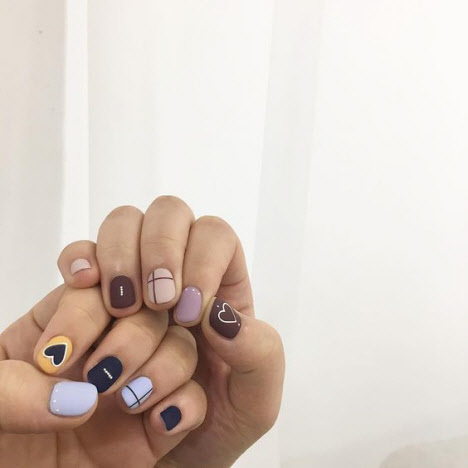 Photo of a bold and fashionable nail design 2019-2020
