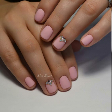 Nude manicure with stones for short nails: photo 2020