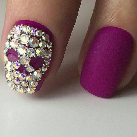 Manicure with stones for short nails: photo news 2020