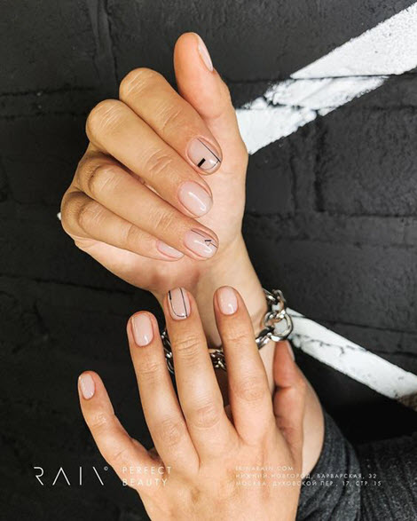 Nude manicure with a pattern: photo 2020