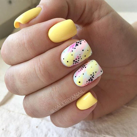 Photo of manicure with dots