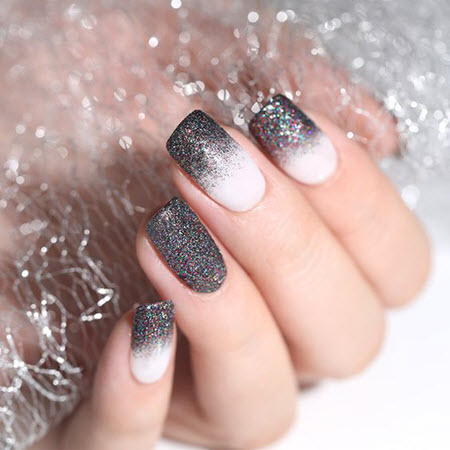 Spectacular glitter manicure