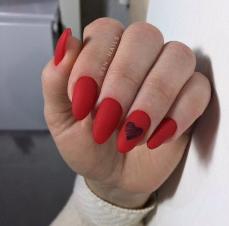 Fashionable red manicure