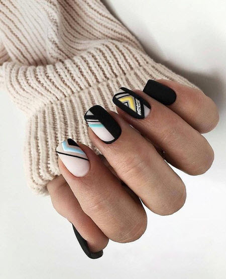 Manicure geometry on square nails